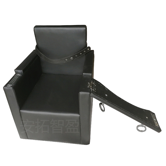 ATZY-R-15型遥控开关软包审讯椅(图2) ATZY-R-15型遥控开关软包审讯椅(图2)