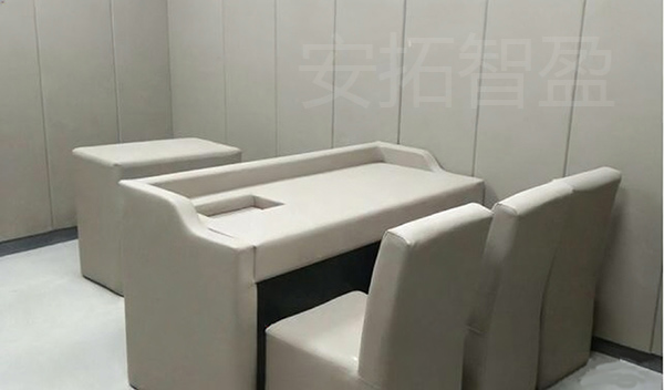 ATZY-SXZ-R21型全软包审讯桌(图1)